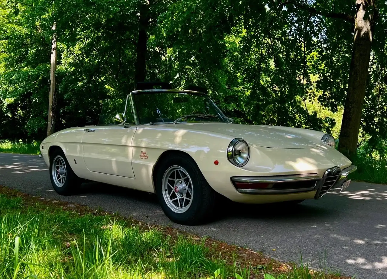 Alfa Romeo Spider 1750 Veloce, foto 1