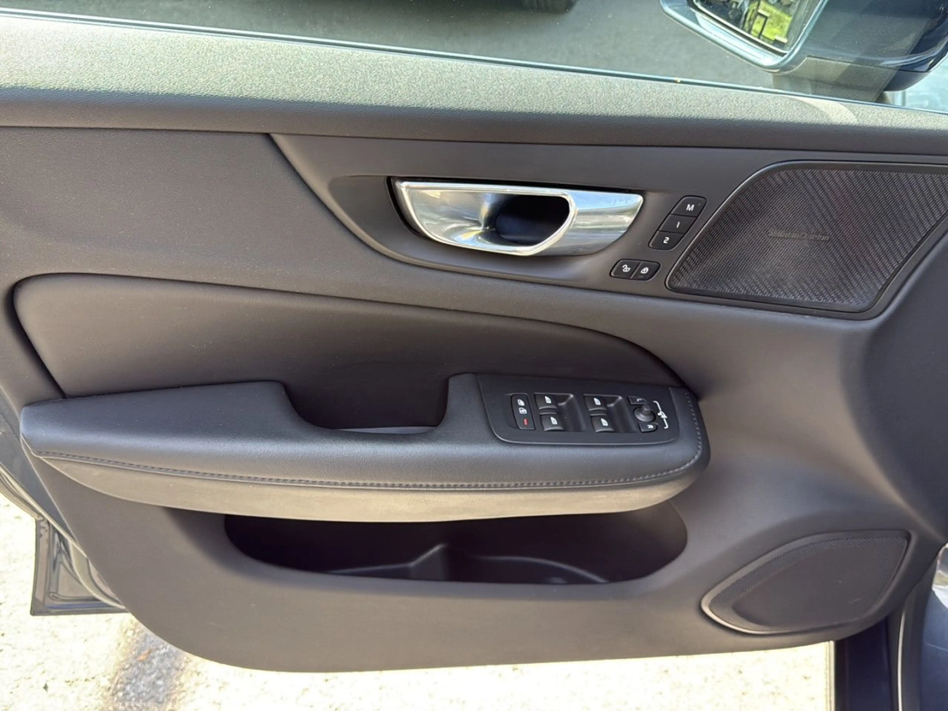 Volvo V60 B4 (Benzin) Plus Bright FWD Automatik Navi LED — photo 13