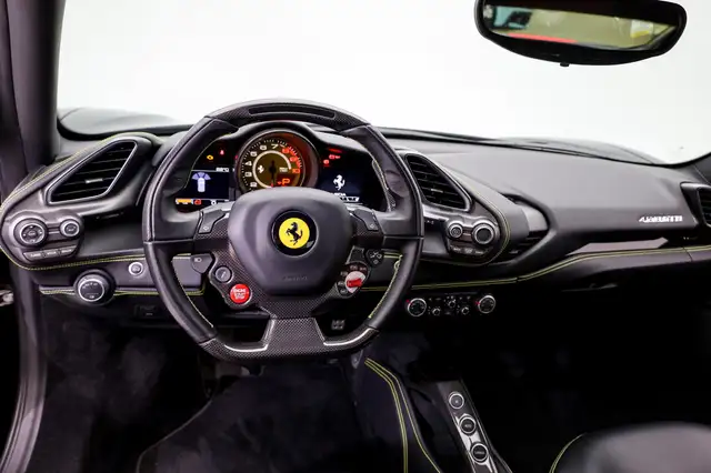 Ferrari 488 view 19