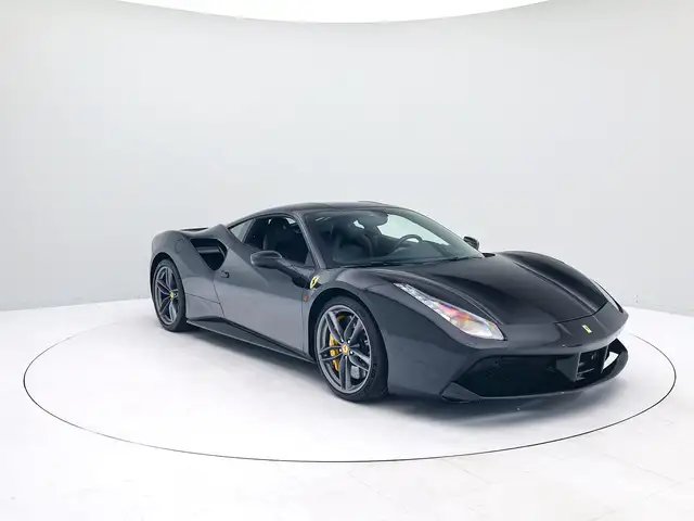 Ferrari 488 view 4