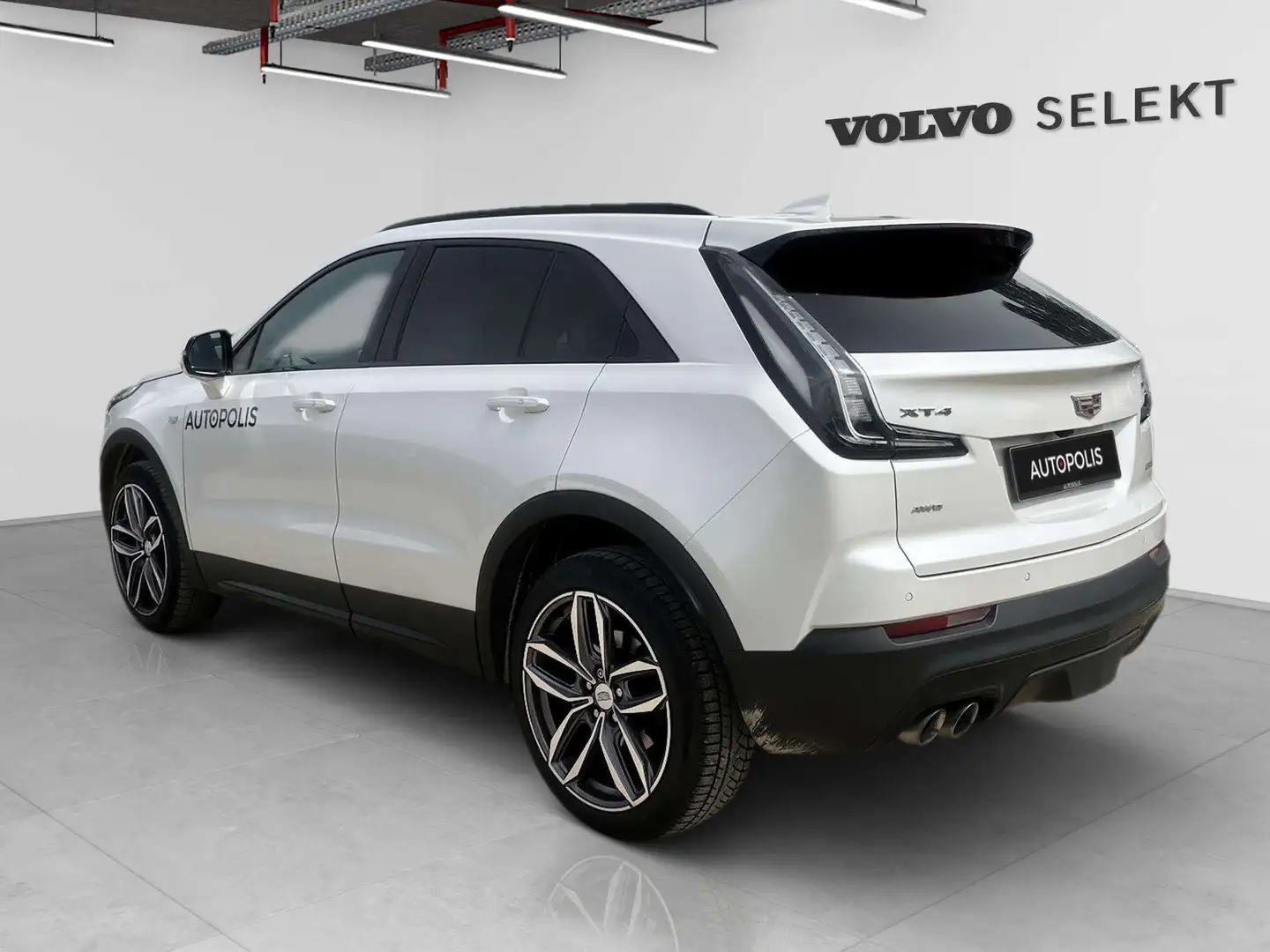 Cadillac XT4 2.0 SPORT 350D 4WD Bílá - 2