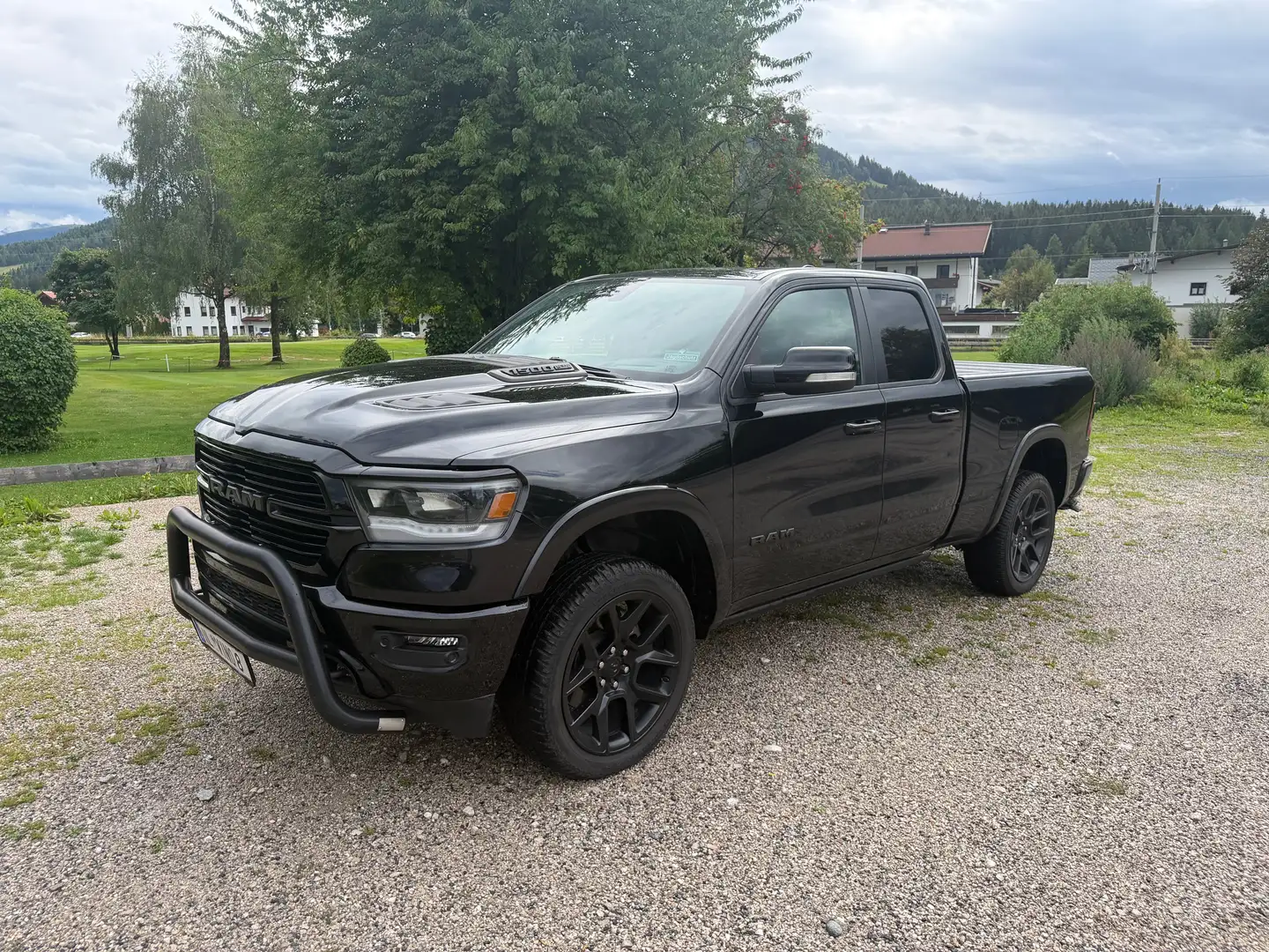 RAM 1500 Laramie Night Schwarz - 2