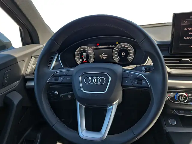 Audi Q5 view 13