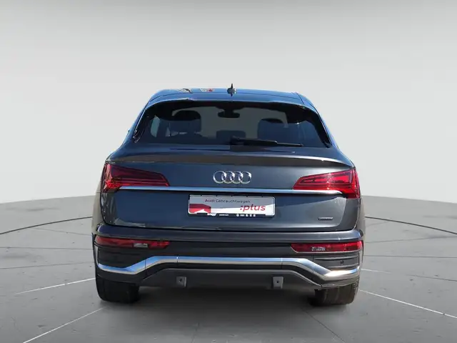 Audi Q5 view 7