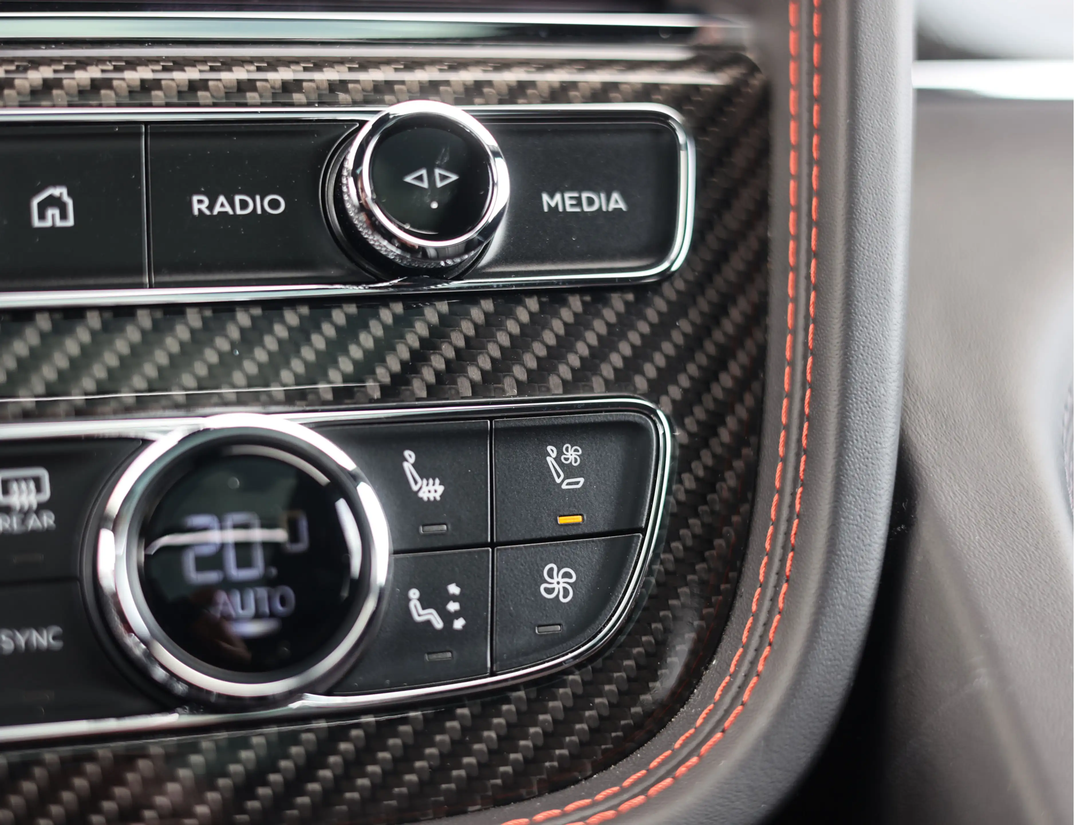 Bentley Bentayga V6 Hybrid | Mulliner - Naim - Night Vision — photo 28