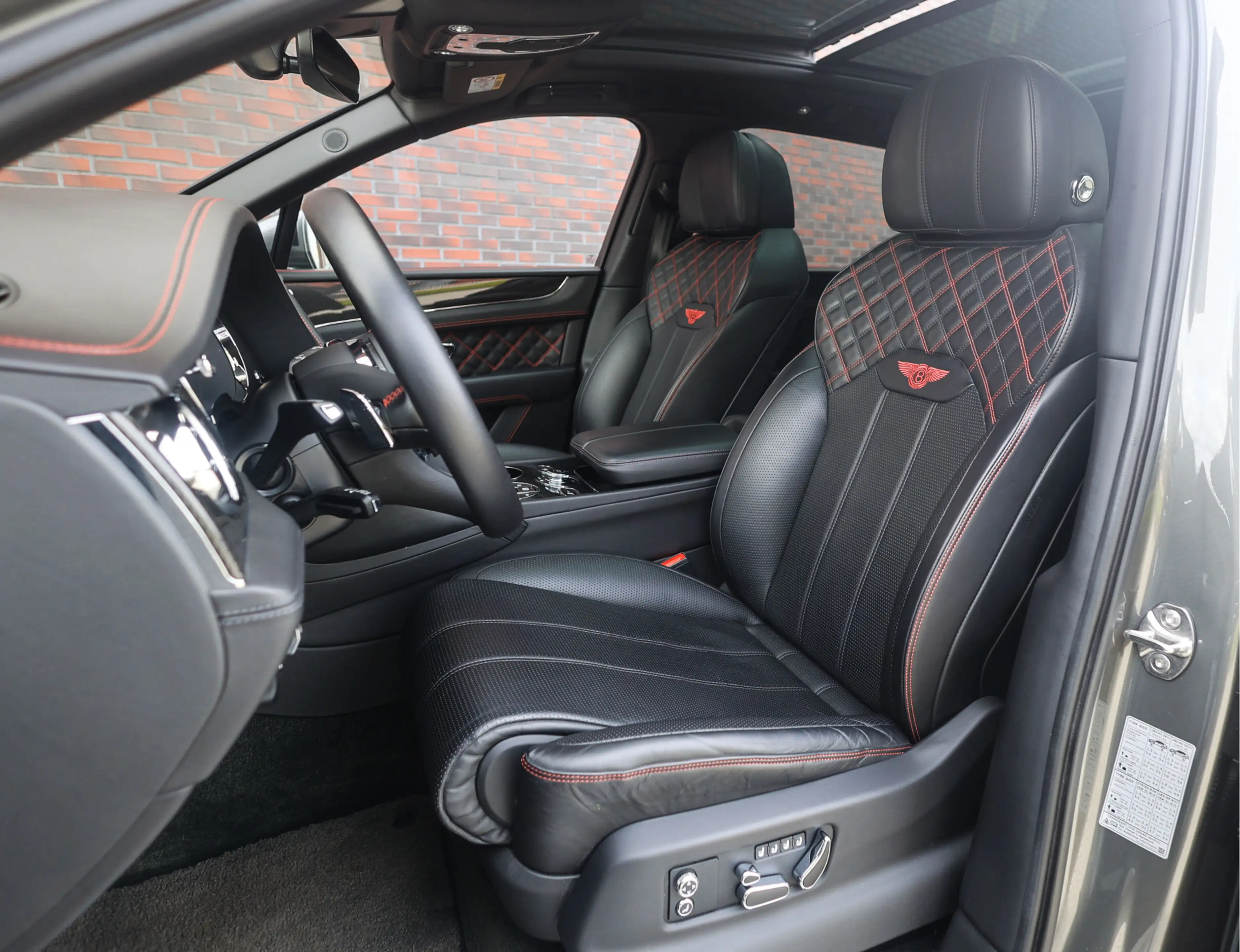 Bentley Bentayga V6 Hybrid | Mulliner - Naim - Night Vision — photo 26