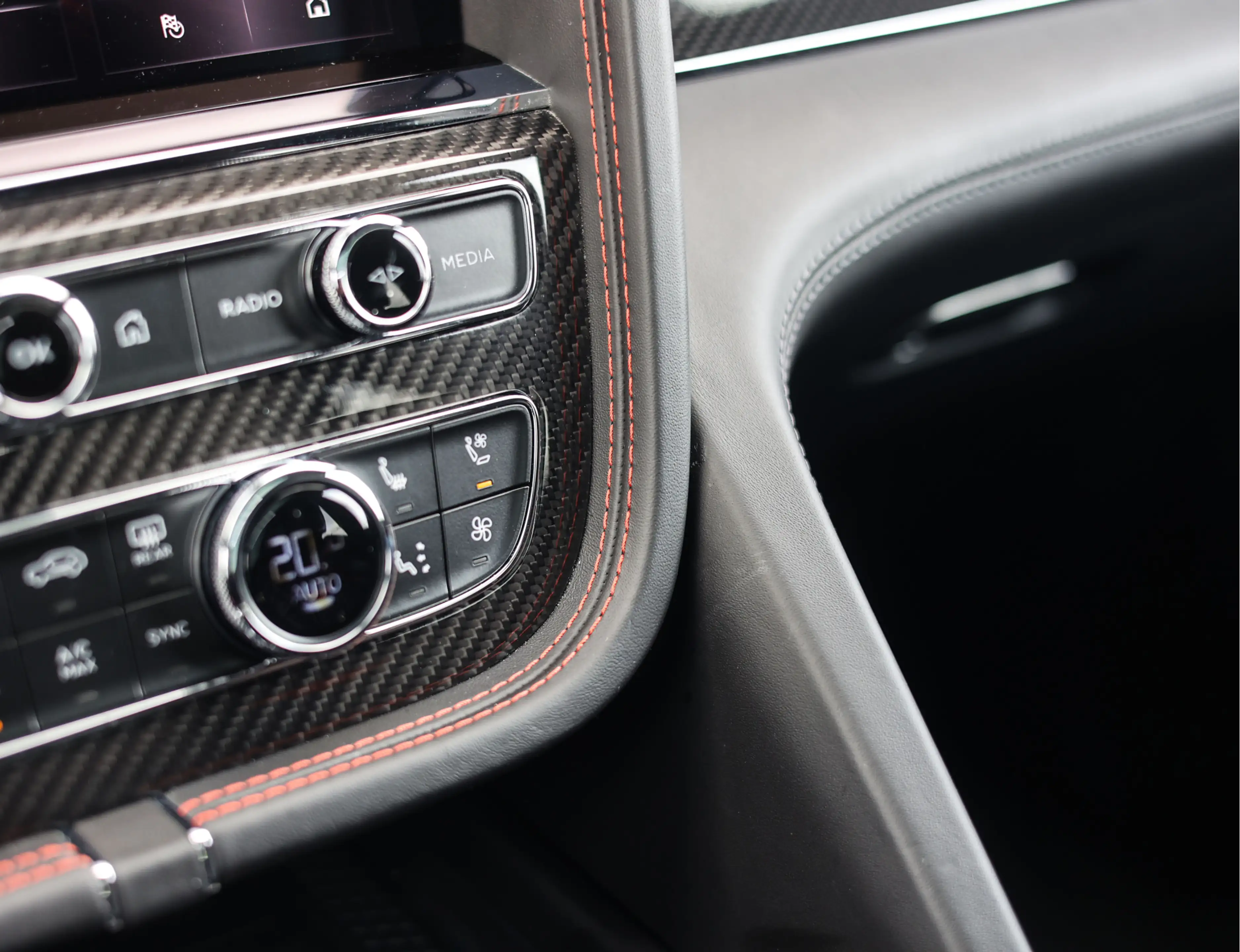 Bentley Bentayga V6 Hybrid | Mulliner - Naim - Night Vision — photo 43
