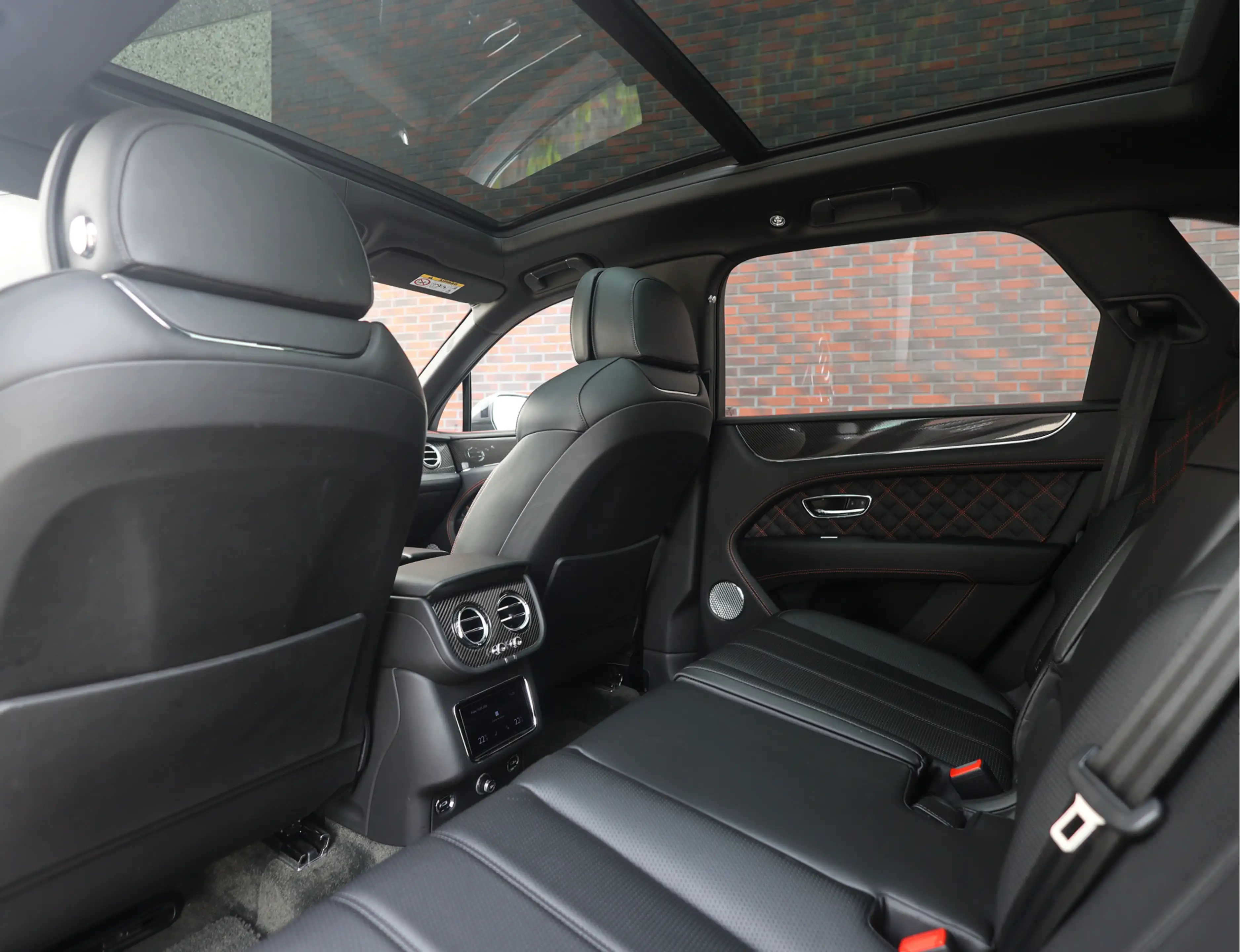 Bentley Bentayga V6 Hybrid | Mulliner - Naim - Night Vision — photo 30