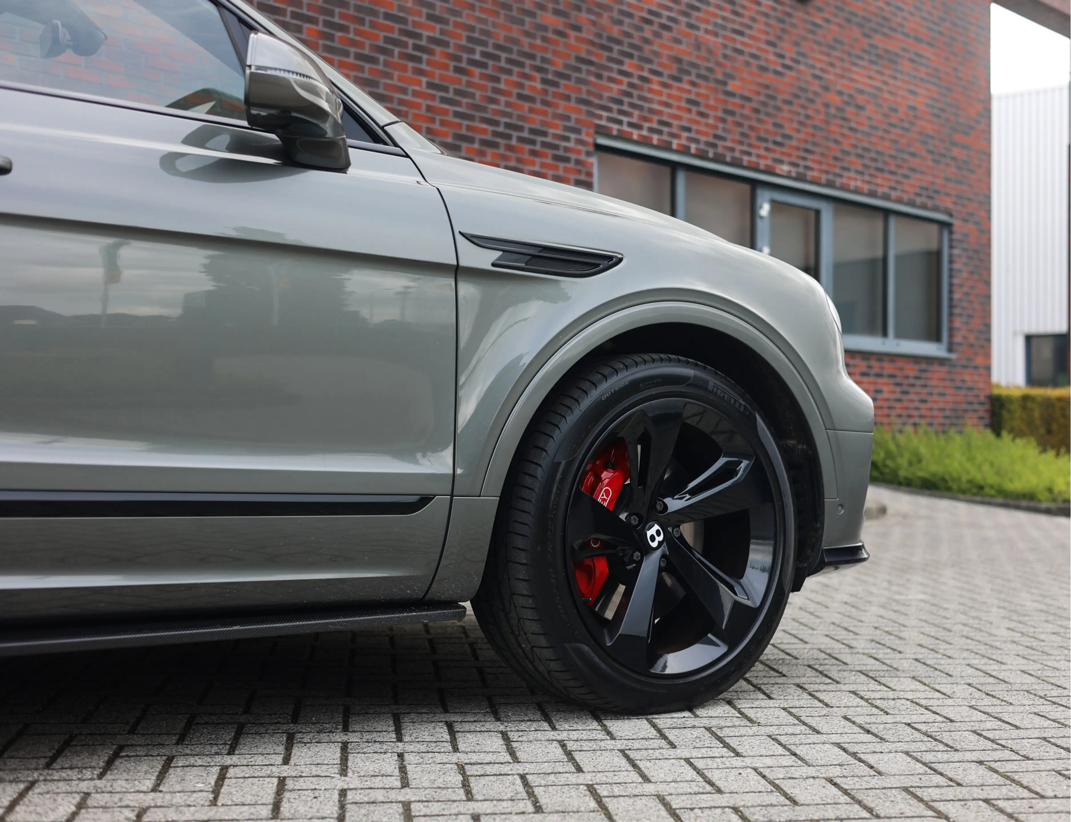 Bentley Bentayga V6 Hybrid | Mulliner - Naim - Night Vision — photo 19