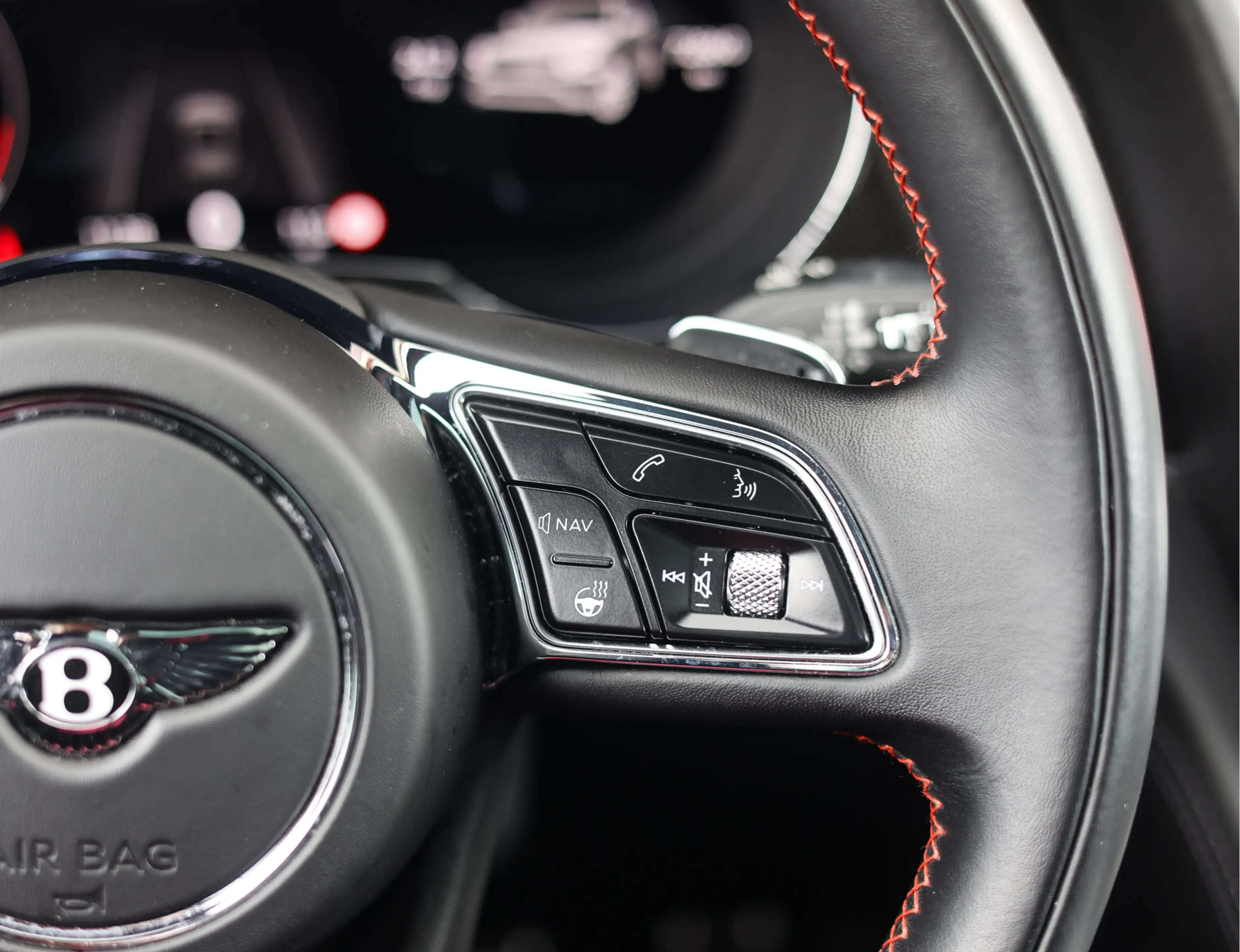 Bentley Bentayga V6 Hybrid | Mulliner - Naim - Night Vision — photo 35