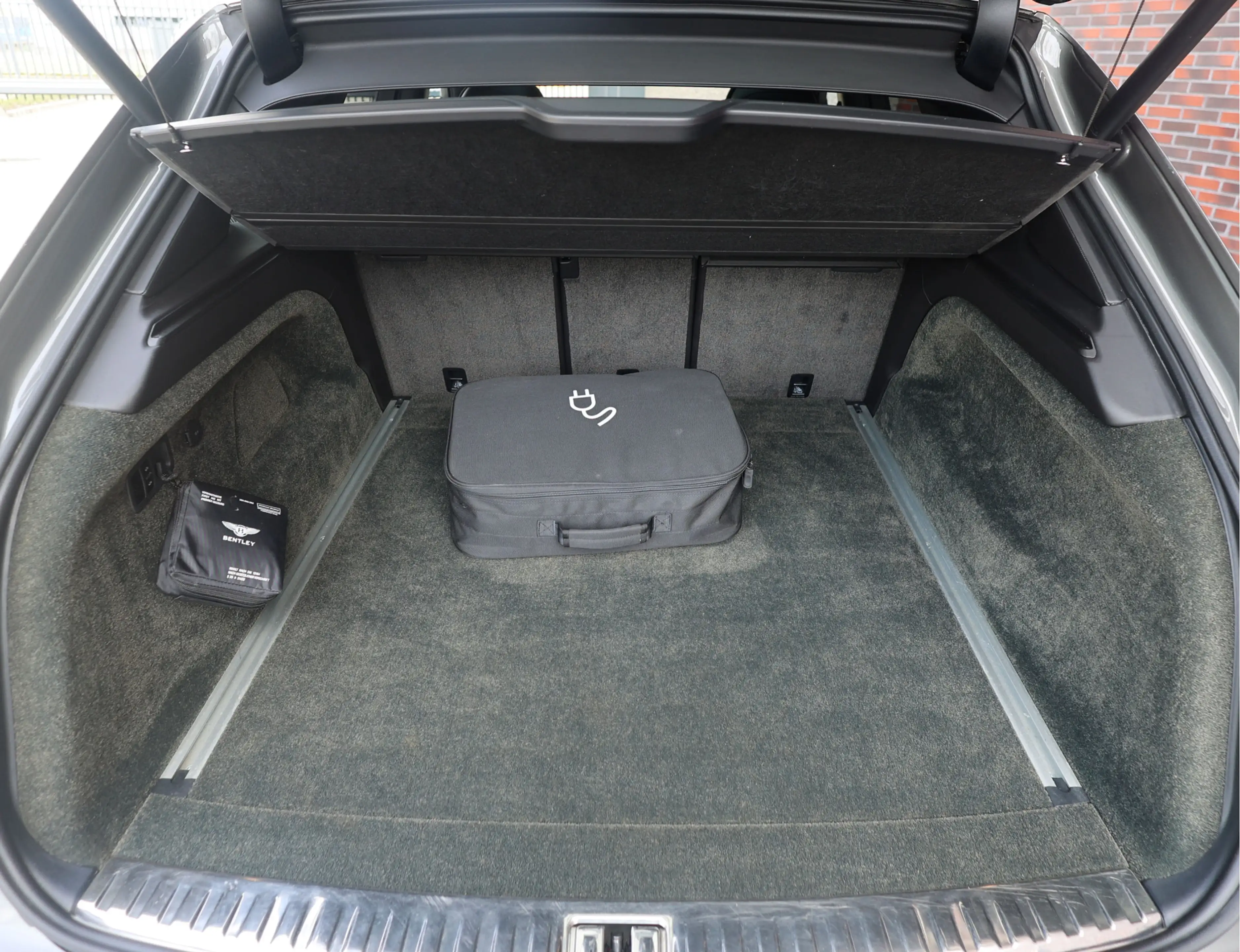 Bentley Bentayga V6 Hybrid | Mulliner - Naim - Night Vision — photo 24