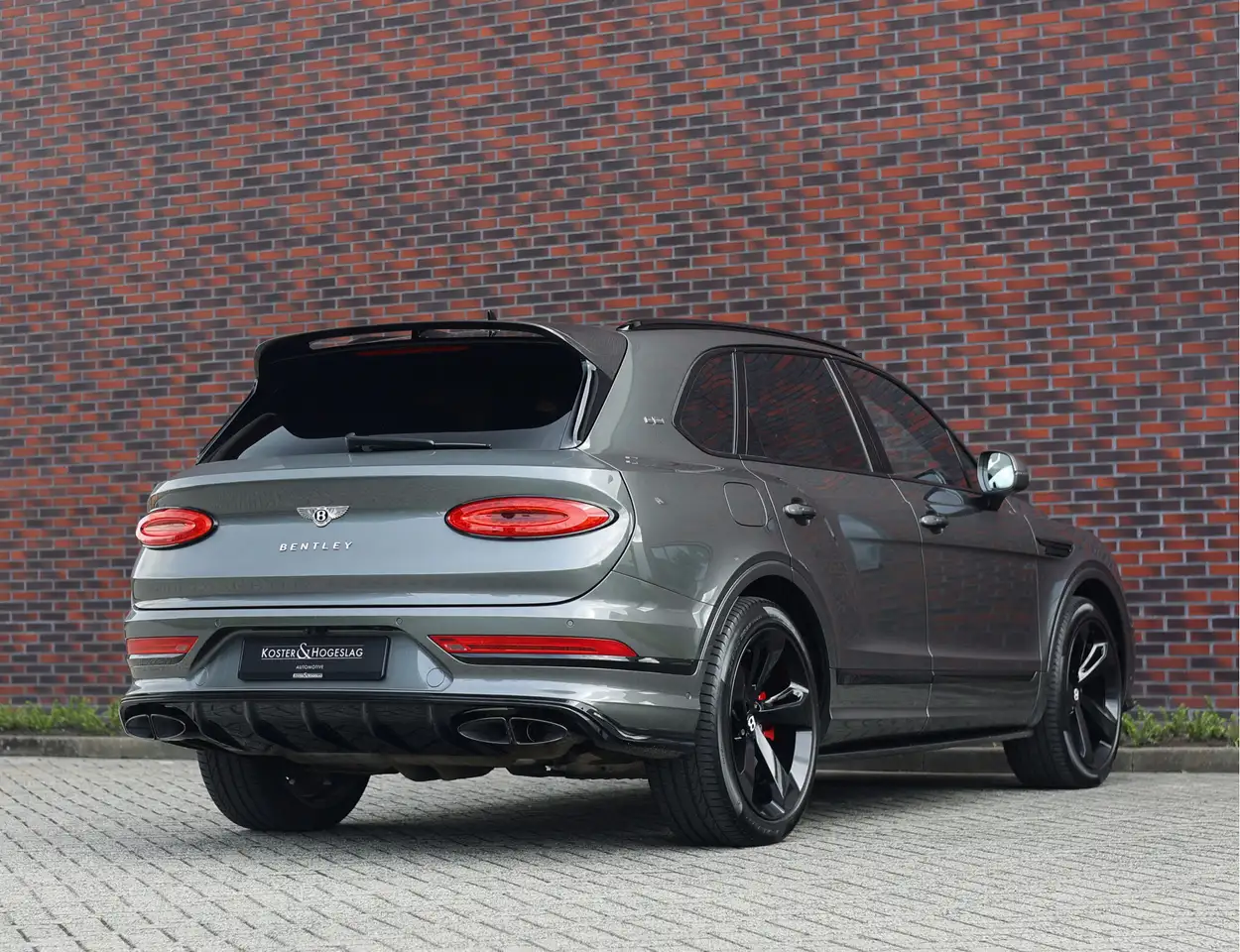 Bentley Bentayga 2021 — фото 17