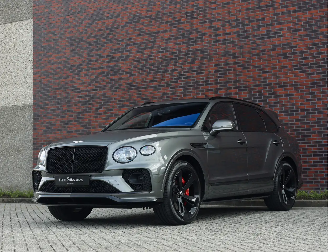 Bentley Bentayga 2021 — фото 16