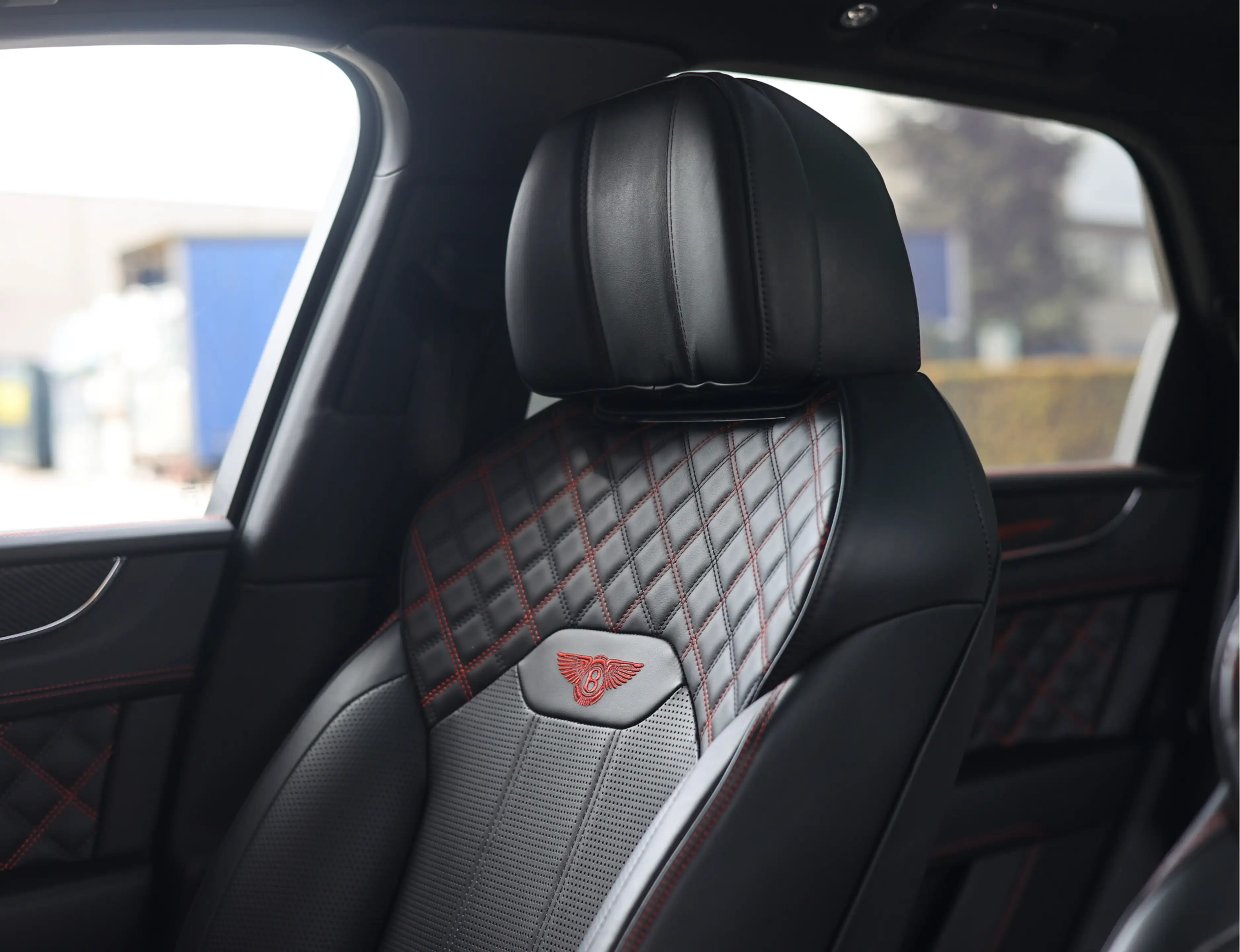 Bentley Bentayga V6 Hybrid | Mulliner - Naim - Night Vision — photo 4