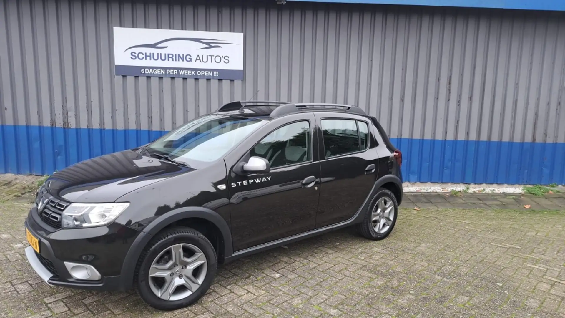 Dacia Sandero 0.9 TCe SL Stepway Schwarz - 1