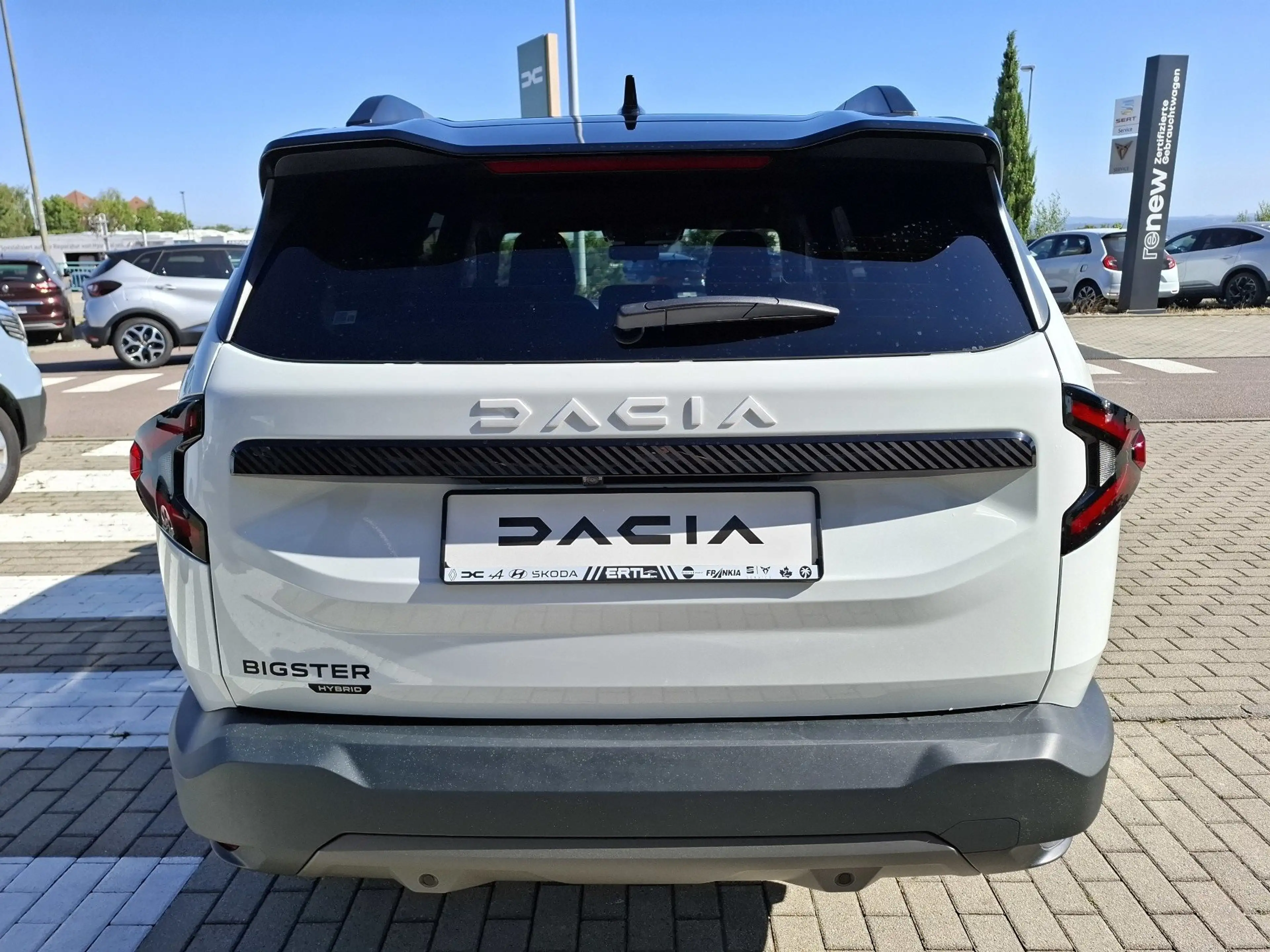 Dacia Bigster Journey HYBRID 155 — photo 8
