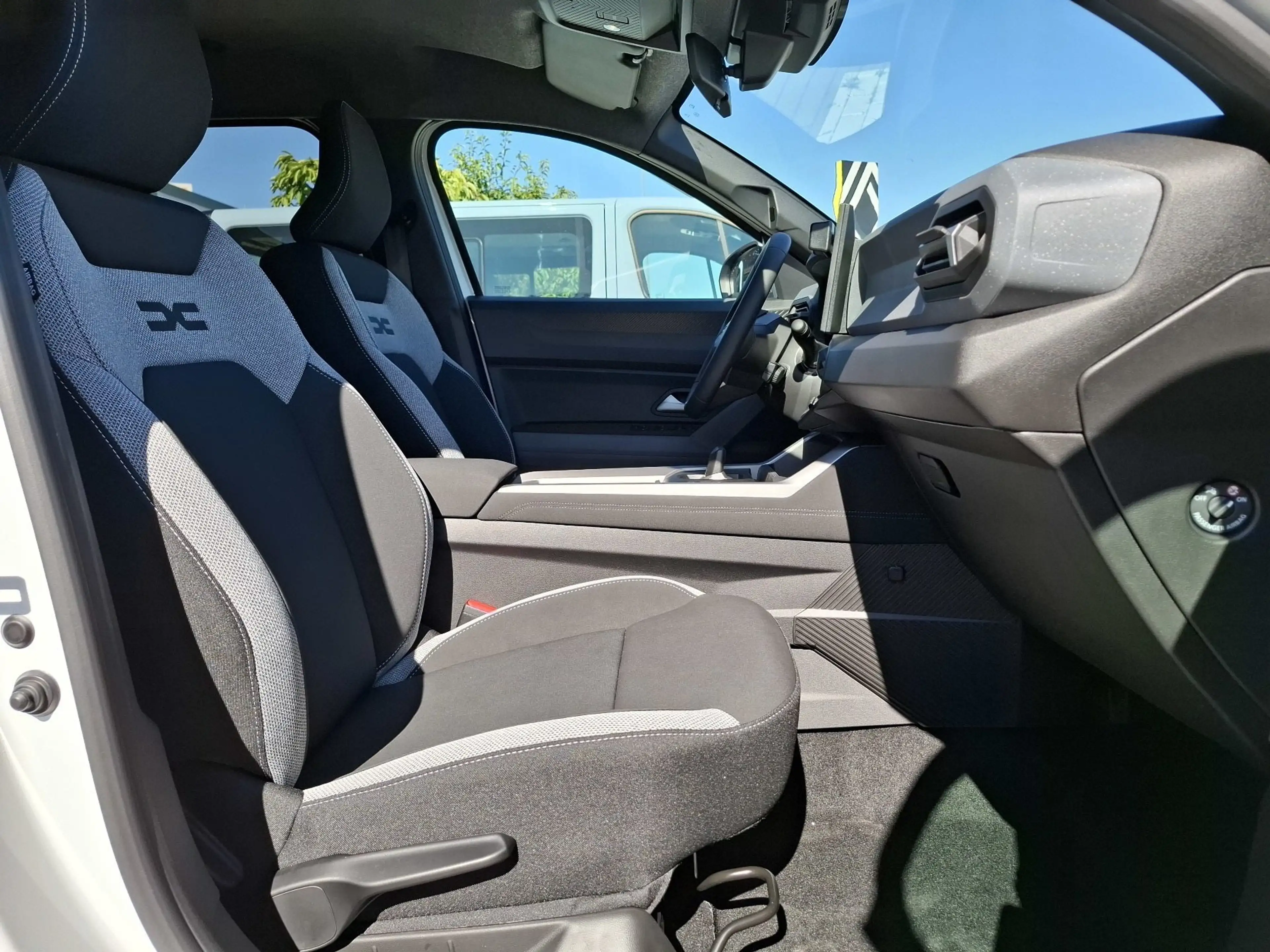 Dacia Bigster Journey HYBRID 155 — photo 15