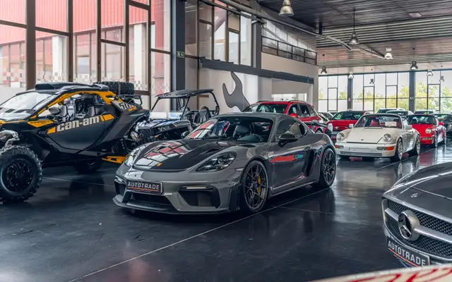 Porsche 718 Cayman
