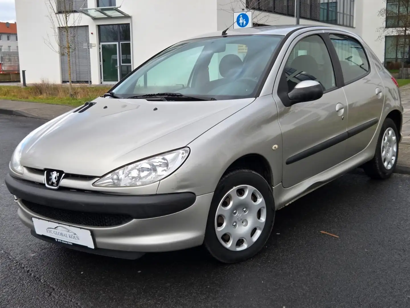 Peugeot 206 GrandFilouCool,Tüv 05.2026,Klima,El.-Fenster Grau - 1