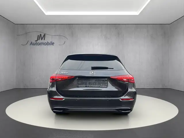 Mercedes-Benz 300 view 6