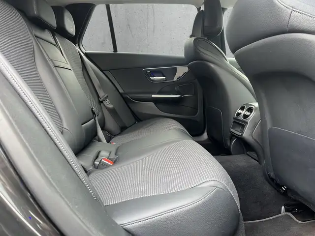 Mercedes-Benz 300 view 11
