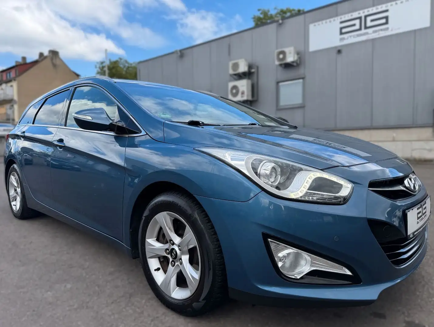 Hyundai i40 2.0 cw Style *2.Hand/Navi/Kamera/LED* Modrá - 1