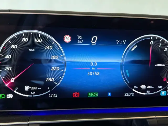 Mercedes-Benz Gle view 13