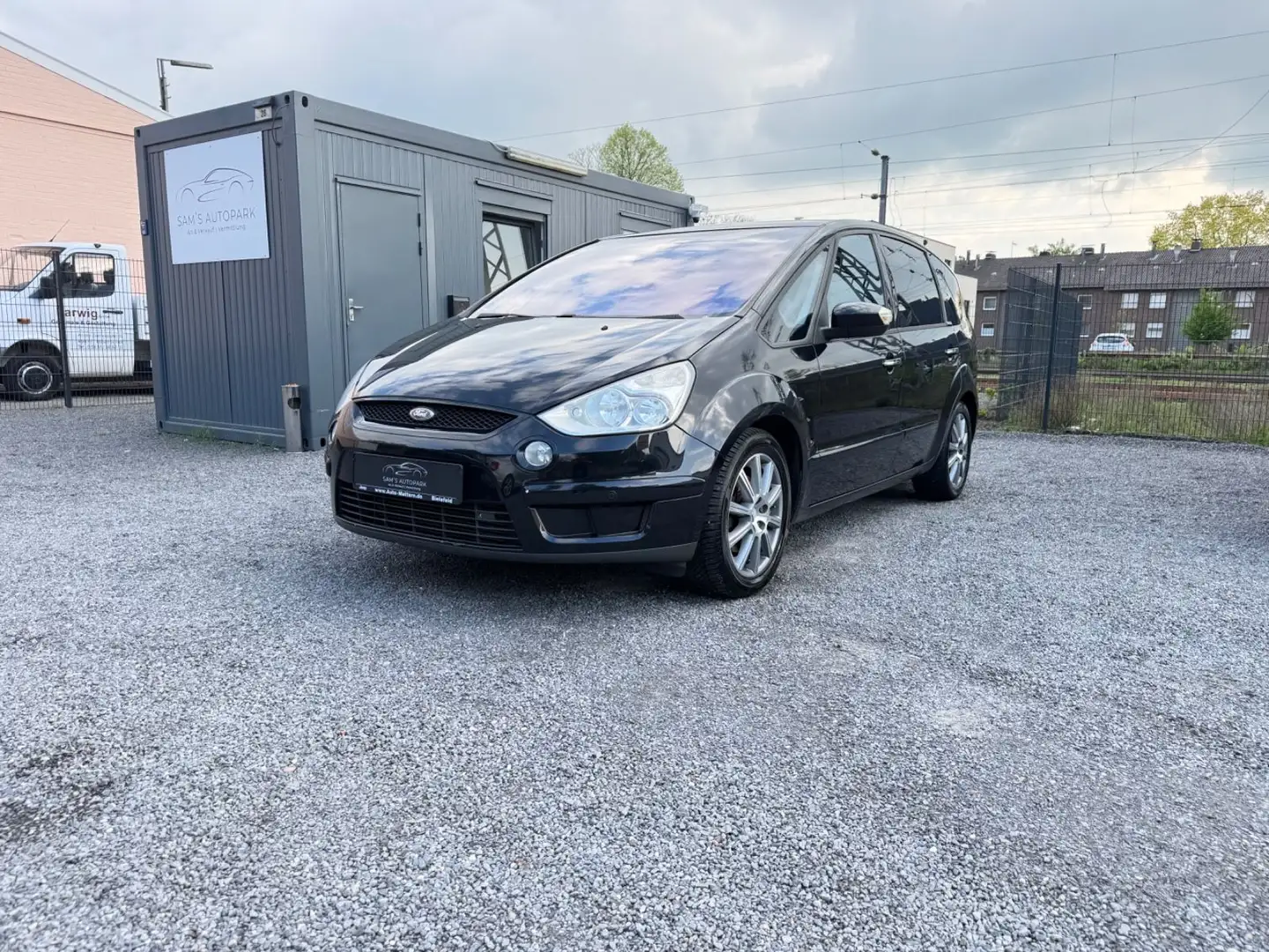 Ford S-Max 2.2 TDCI Titanium AHK SHZ NAVI TEMPOMAT Noir - 1
