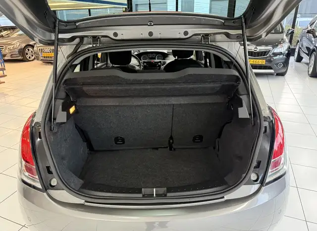 Lancia Ypsilon view 28