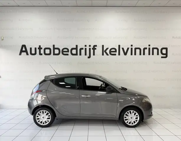 Lancia Ypsilon view 5