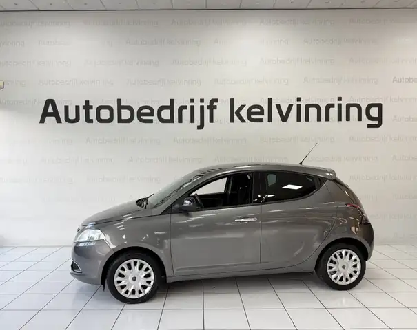Lancia Ypsilon view 6