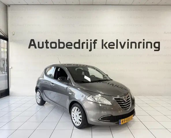 Lancia Ypsilon view 3