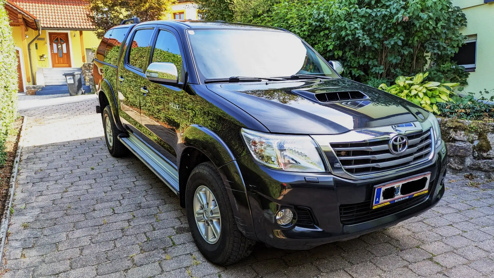 Toyota Hilux Double Cab Life 4x4 Schwarz - 2