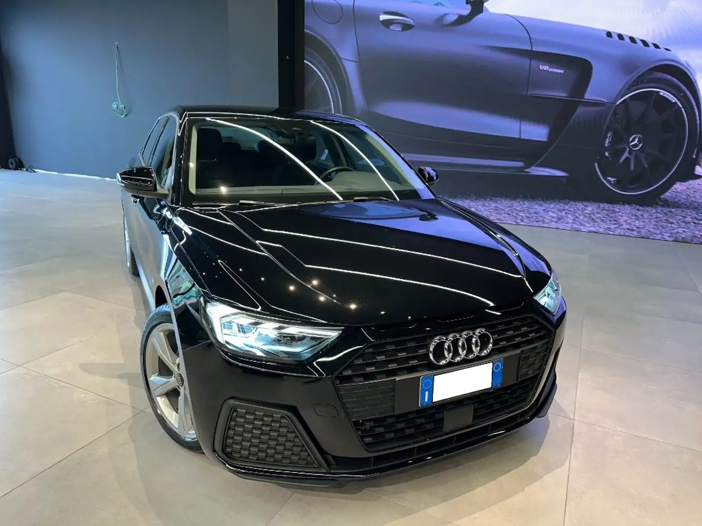 Audi A1 SPB 30 TFSI S tronic Admired Advanced Чорний - 2