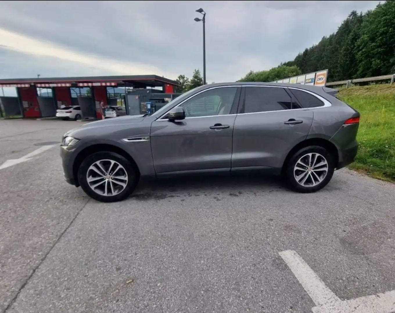 Jaguar F-Pace 20d AWD Portfolio Aut. - 2