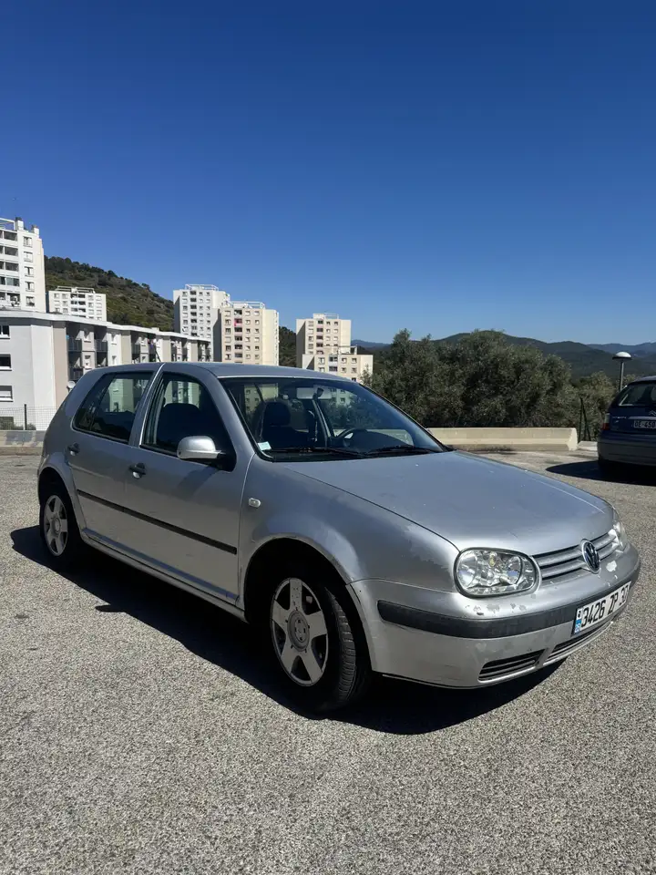 Volkswagen Golf 1.6i A