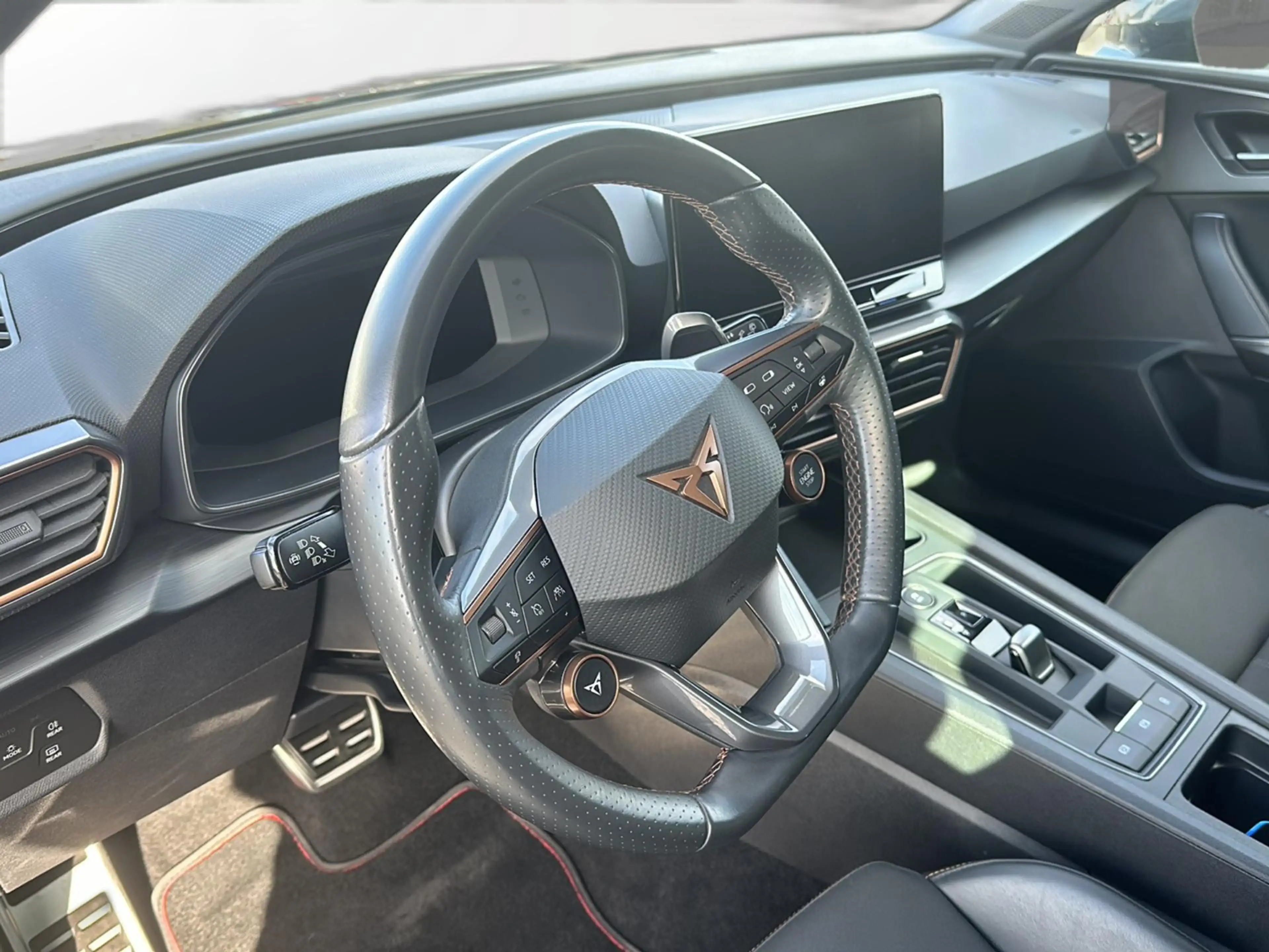 CUPRA Leon 2.0TSI VZ 4Dri ACC+DCC+LED+VIRTU+KAMERA+19 — photo 11
