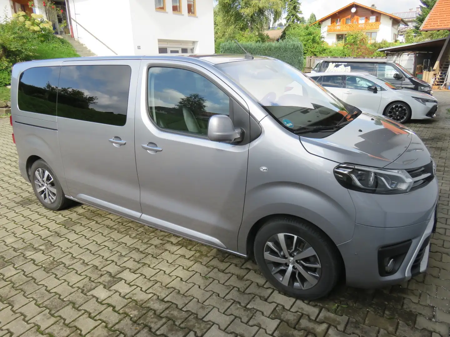 Toyota Proace Verso L1 Executive (MWSt) Noir - 1