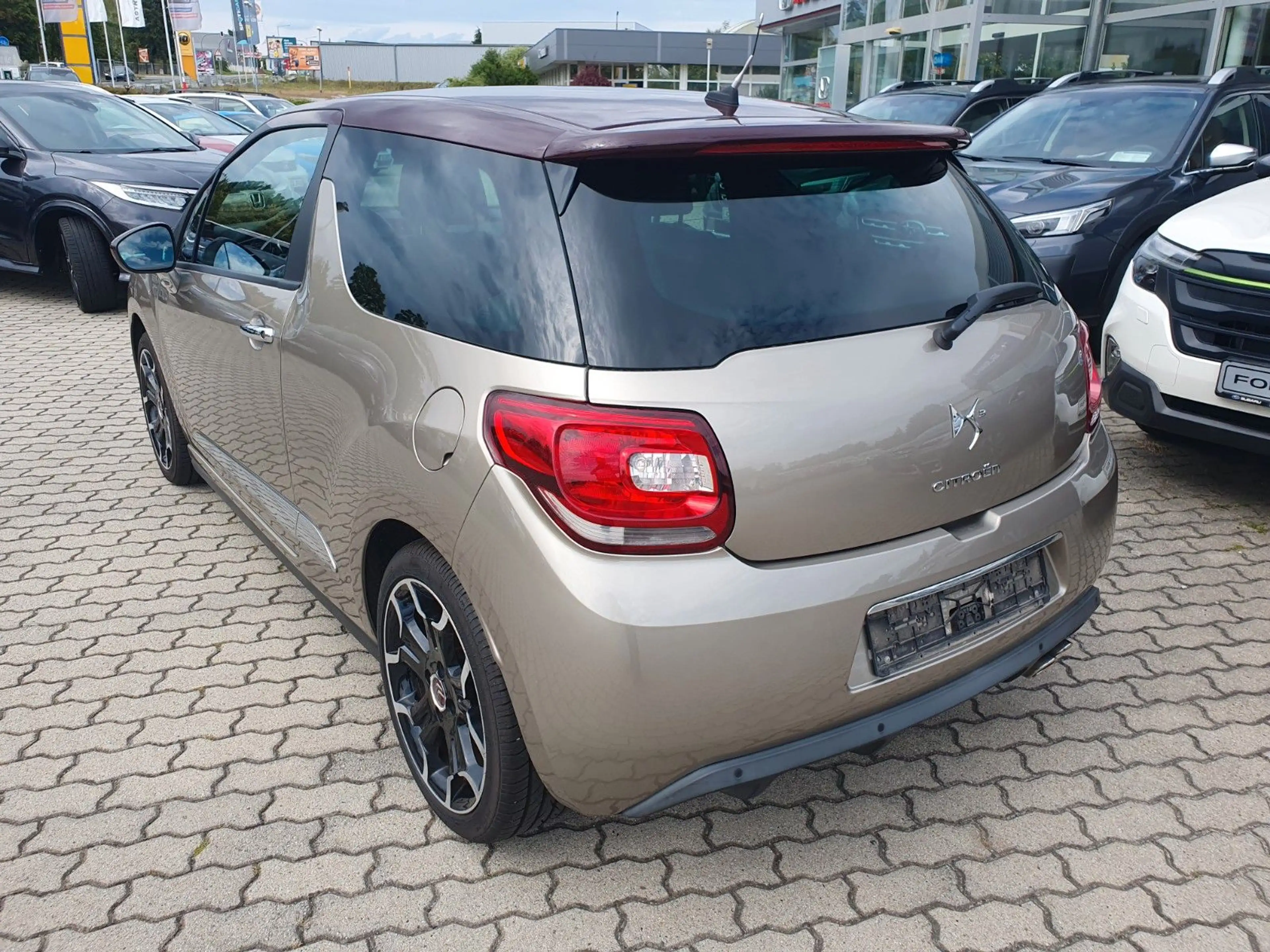 Citroen DS3 SportChic 1,6T 56TKM, Leder — photo 12
