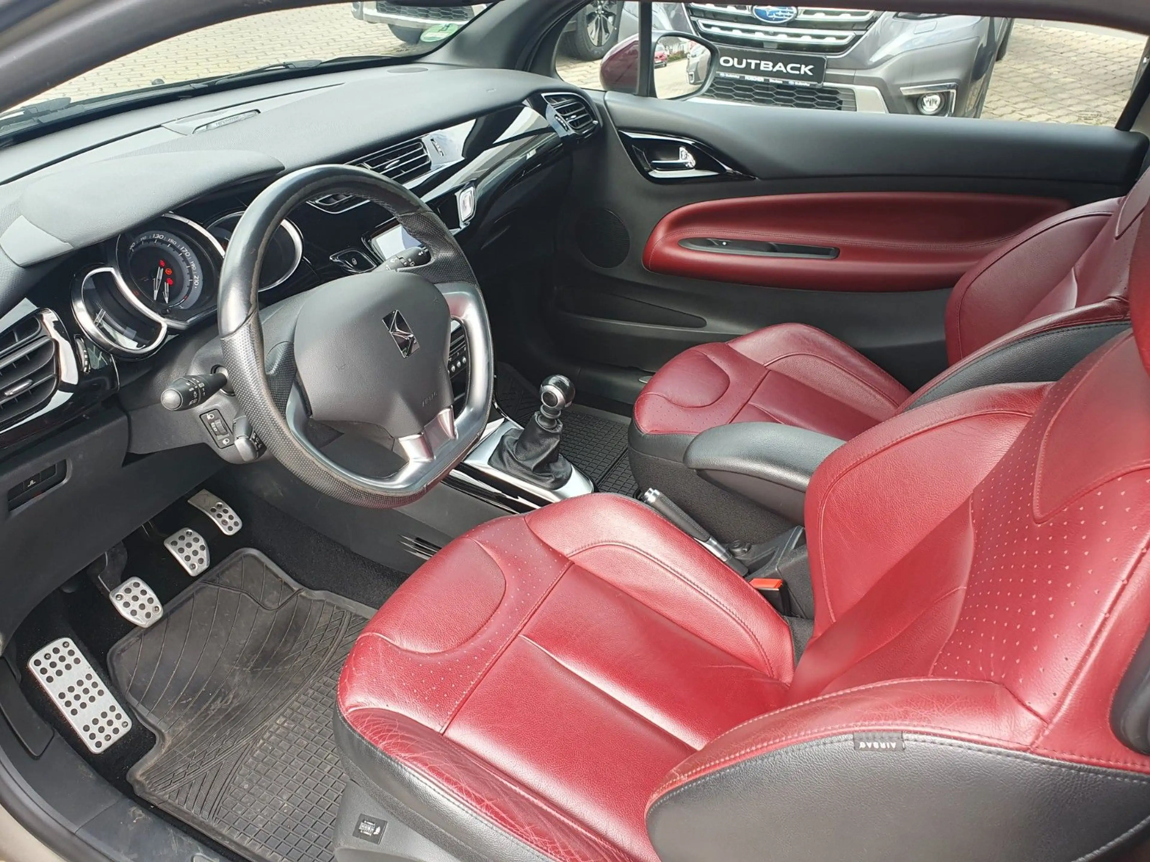 Citroen DS3 SportChic 1,6T 56TKM, Leder — photo 4