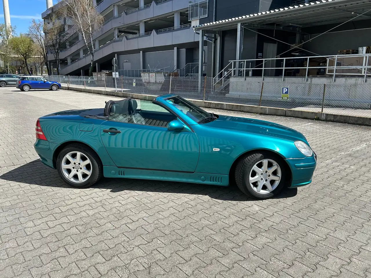 Mercedes-Benz SLK 230