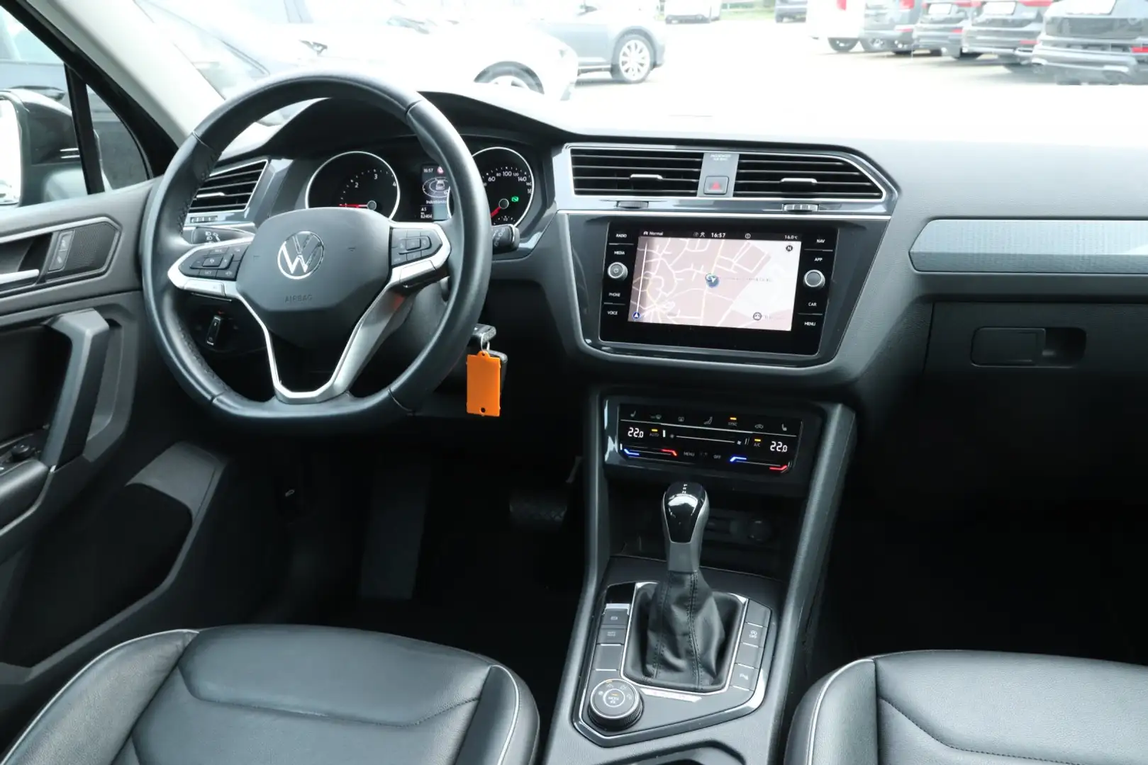 Volkswagen Tiguan 2.0 TDI DSG 4Motion Leder*El.Sitz*SHZ*NAVI* Schwarz - 2