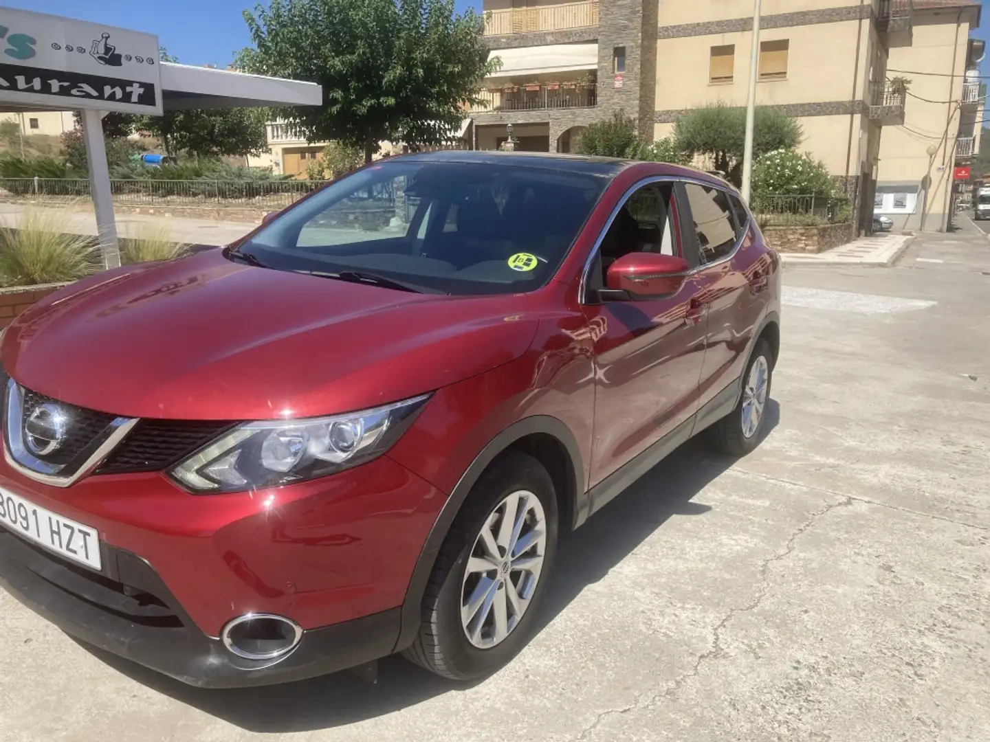 Nissan Qashqai 1.6dCi 360 4x2 XTronic Paars - 2