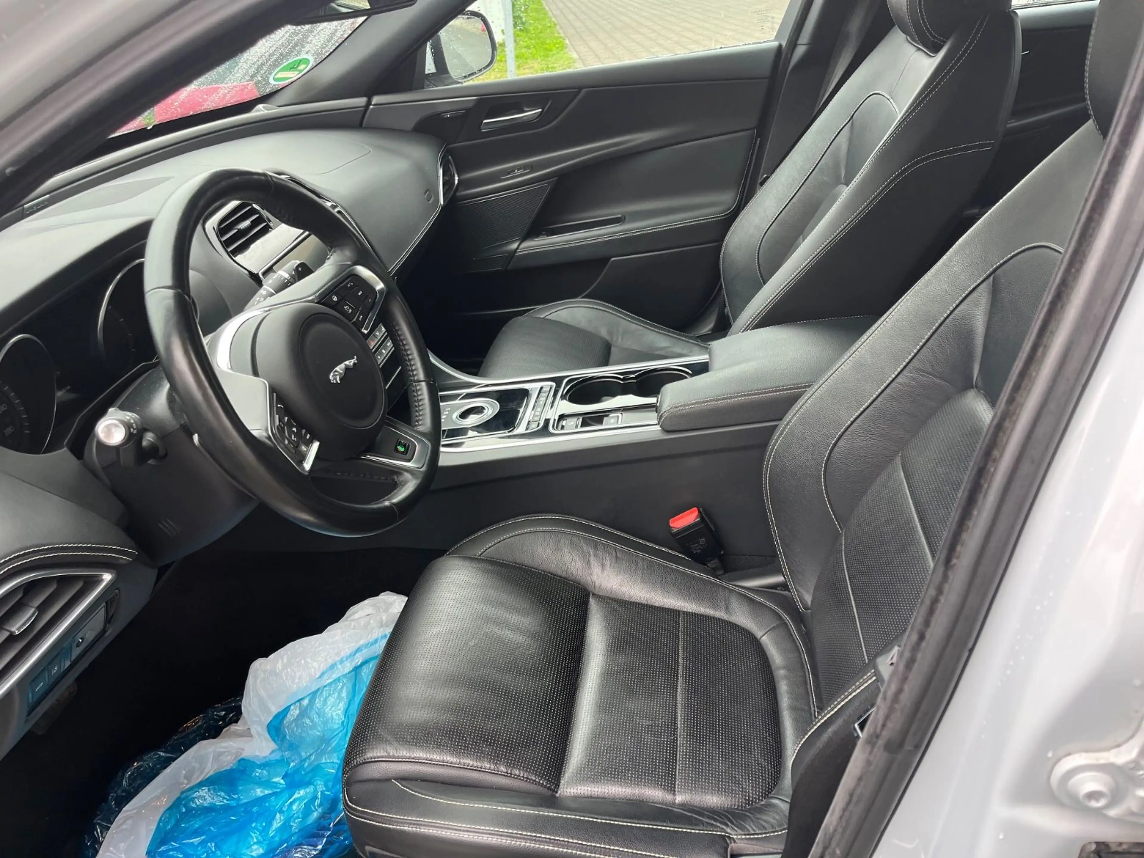Jaguar XE R-Sport*Motor Klackert* — photo 3