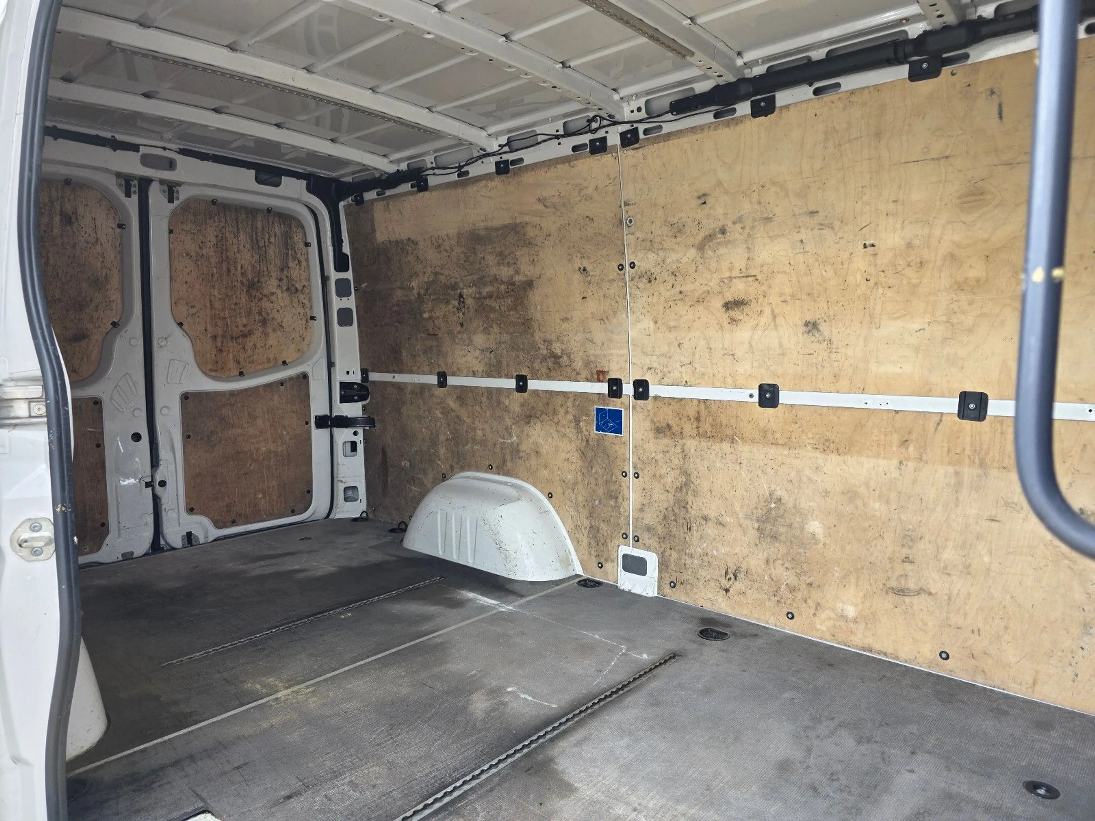 Volkswagen Crafter Kasten 35 mittel L2H1 / TÜV NEU — photo 10