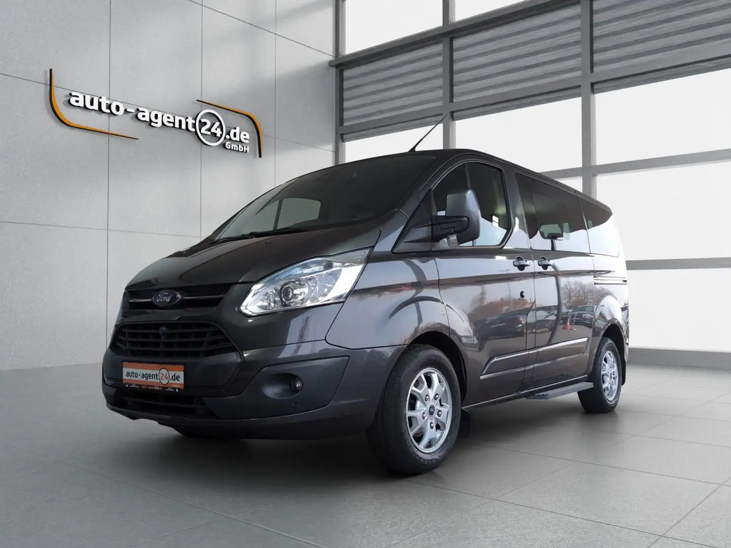 Ford Tourneo Custom 2.2 TDCi L1 Titanium/Standheiz./DAB/AHK/Kamera Grau - 2