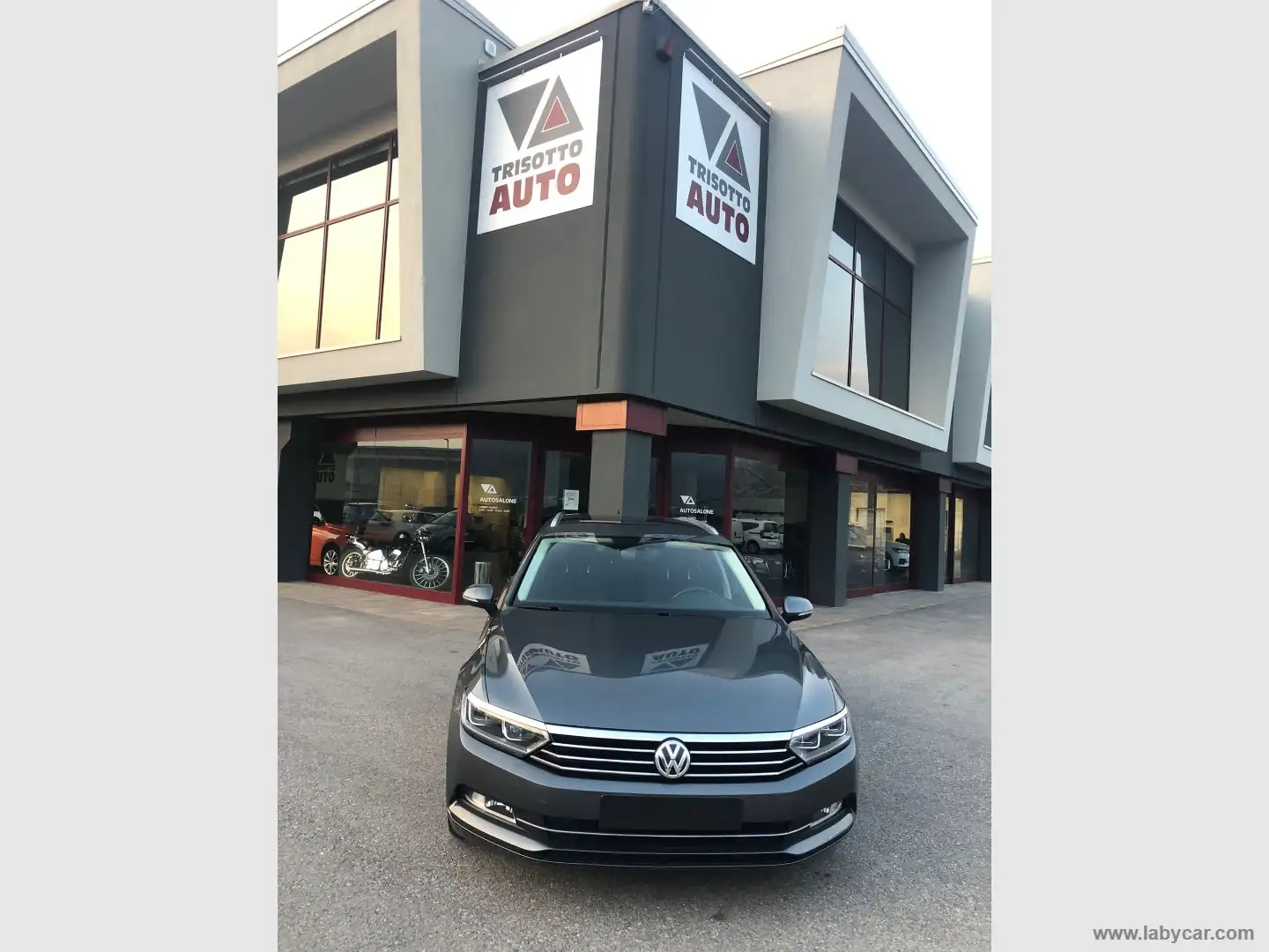 Volkswagen Passat Variant 1.6 TDI 120CV Grigio - 1