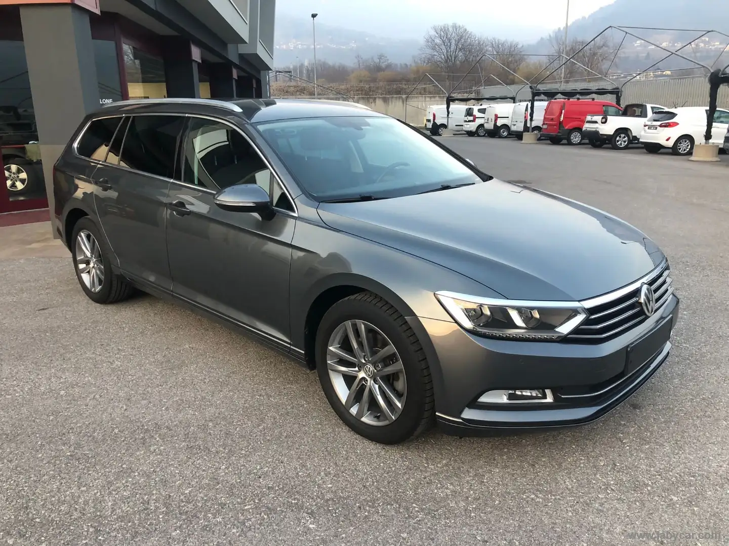 Volkswagen Passat Variant 1.6 TDI 120CV Grigio - 2
