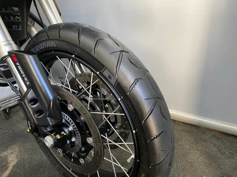 Moto Guzzi V 85 TT - foto 4