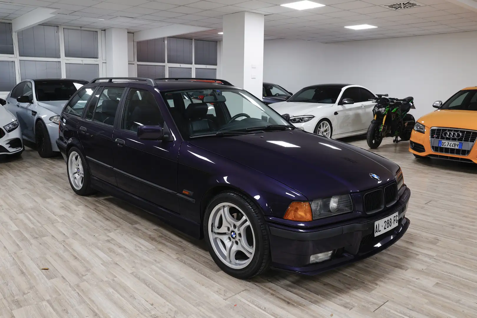 BMW 320 320i Touring MADEIRA VIOLET (302) Lilla - 1